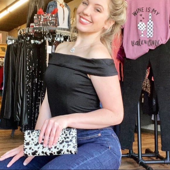 NWT Shoulders Out Top - Picture 3 of 6